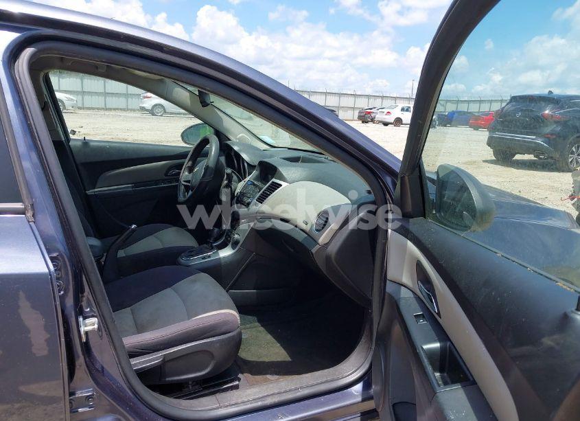 Photo 5 of 2013 Chevrolet Cruze LS MANUAL (VIN 1G1PB5SH2D7176823)