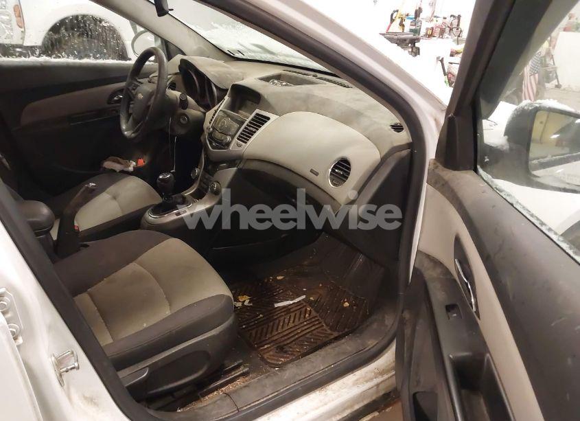 Photo 5 of 2013 Chevrolet Cruze LS MANUAL (VIN 1G1PB5SH2D7314330)