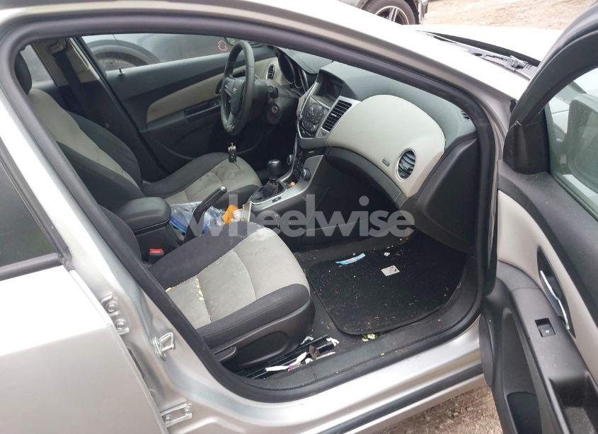 Photo 5 of 2014 Chevrolet Cruze LS MANUAL (VIN 1G1PB5SH2E7326611)