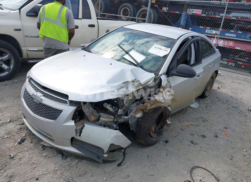 Photo 2 of 2014 Chevrolet Cruze LS MANUAL (VIN 1G1PB5SH9E7182278)
