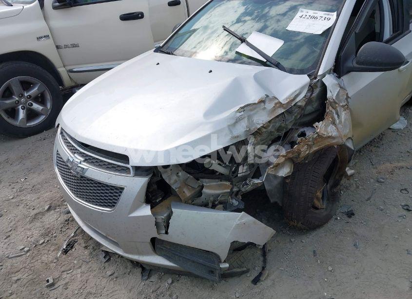 Photo 6 of 2014 Chevrolet Cruze LS MANUAL (VIN 1G1PB5SH9E7182278)