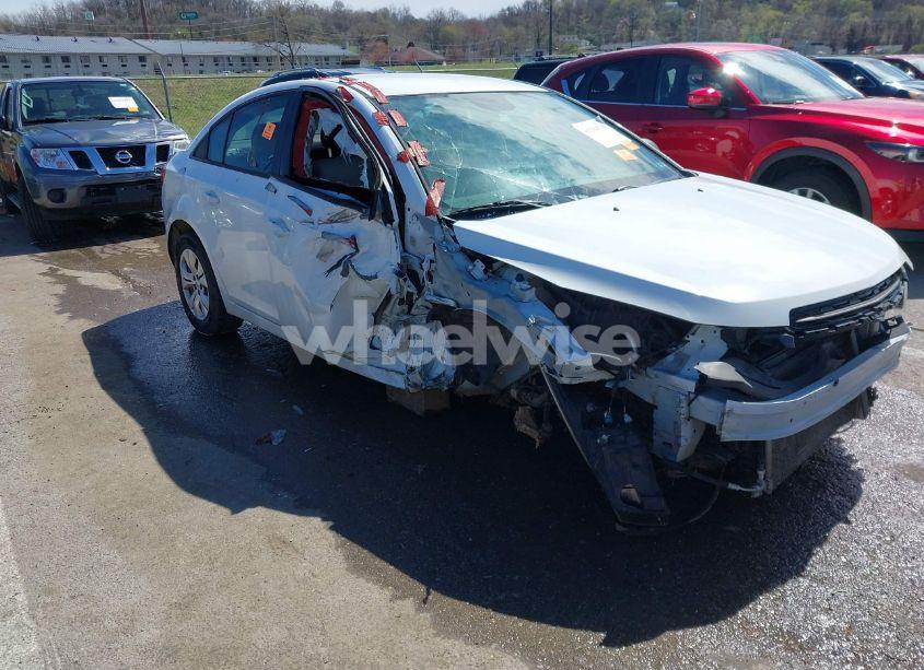 2015 Chevrolet Cruze LS MANUAL (VIN 1G1PB5SHXF7231716) main photo