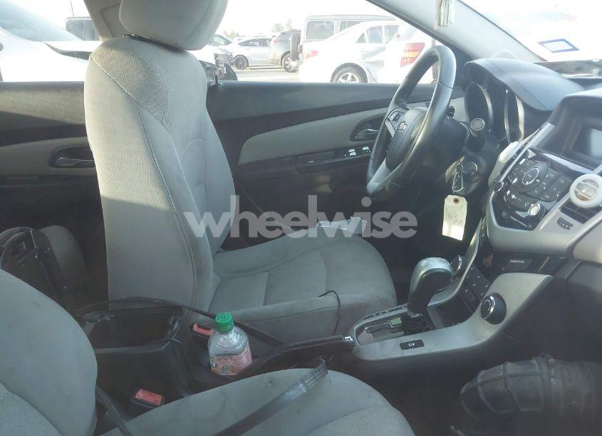 Photo 5 of 2013 Chevrolet Cruze 1LT AUTO (VIN 1G1PC5SB0D7113230)