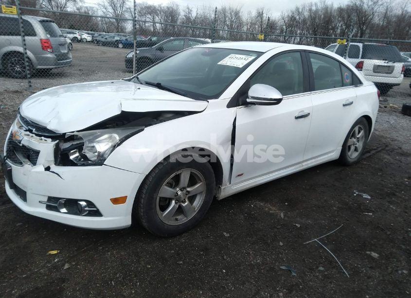 Photo 2 of 2013 Chevrolet Cruze 1LT AUTO (VIN 1G1PC5SB0D7146101)