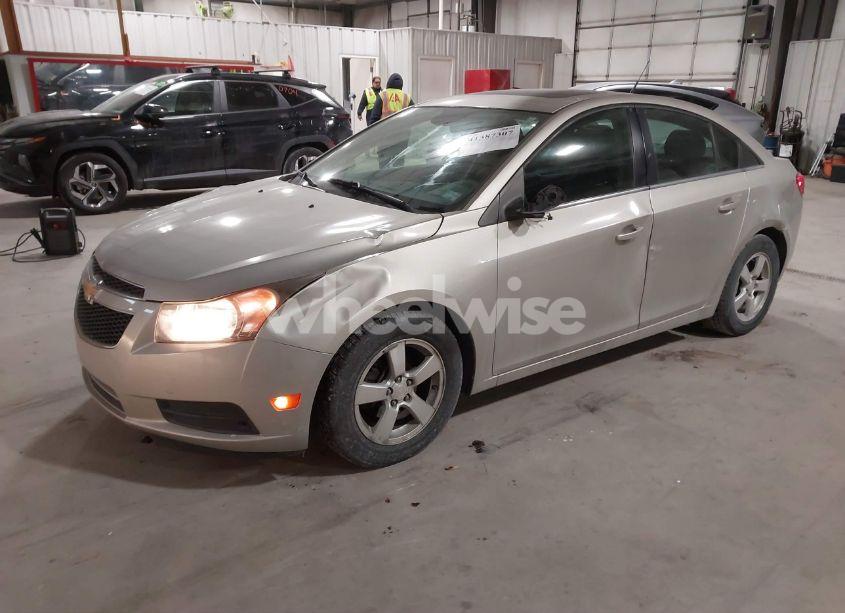 Photo 2 of 2013 Chevrolet Cruze 1LT AUTO (VIN 1G1PC5SB0D7152013)