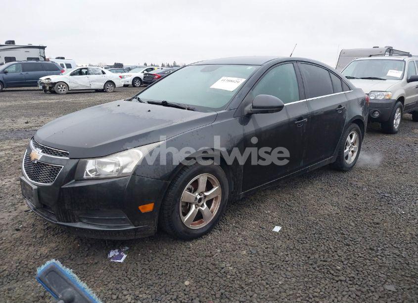 Photo 2 of 2013 Chevrolet Cruze 1LT AUTO (VIN 1G1PC5SB0D7203882)