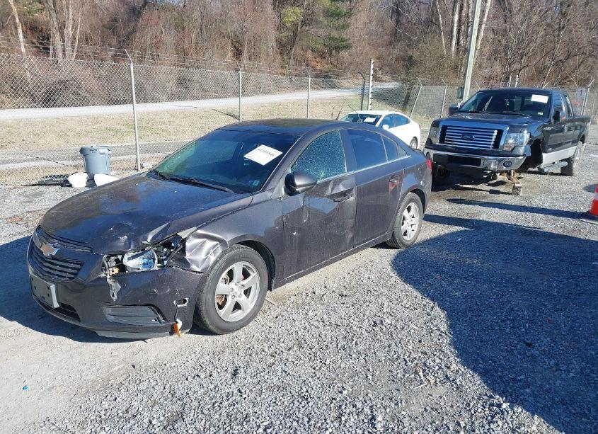 Photo 2 of 2013 Chevrolet Cruze 1LT AUTO (VIN 1G1PC5SB0D7302346)