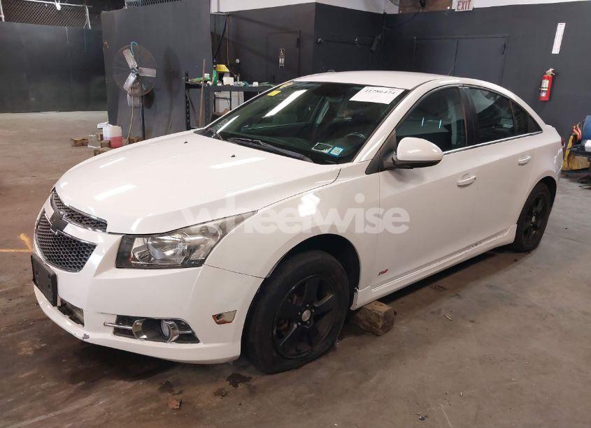 Photo 2 of 2013 Chevrolet Cruze 1LT AUTO (VIN 1G1PC5SB0D7309586)