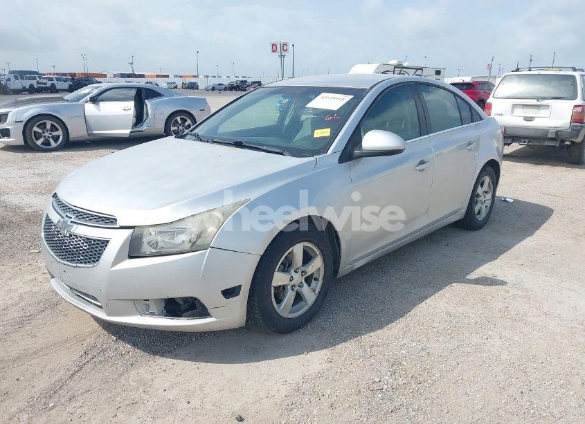 Photo 2 of 2013 Chevrolet Cruze 1LT AUTO (VIN 1G1PC5SB0D7328736)