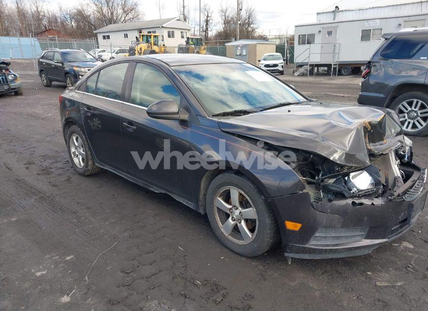 2014 Chevrolet Cruze LT (VIN 1G1PC5SB0E7115268) main photo
