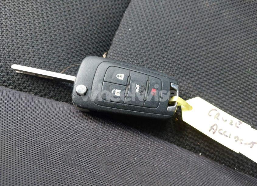 Photo 11 of 2014 Chevrolet Cruze LT (VIN 1G1PC5SB0E7115268)