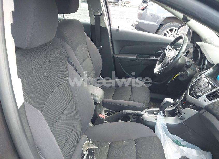 Photo 5 of 2014 Chevrolet Cruze LT (VIN 1G1PC5SB0E7115268)
