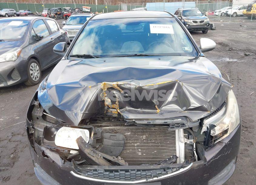 Photo 6 of 2014 Chevrolet Cruze LT (VIN 1G1PC5SB0E7115268)