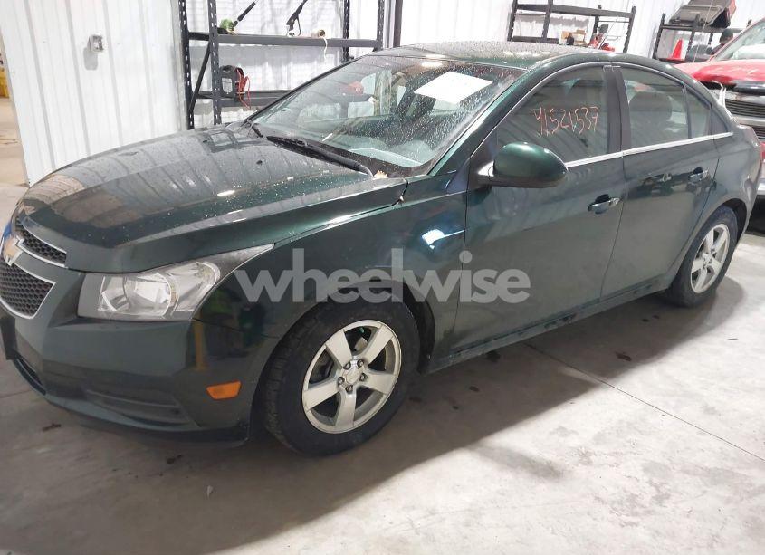 Photo 2 of 2014 Chevrolet Cruze 1LT AUTO (VIN 1G1PC5SB0E7226144)