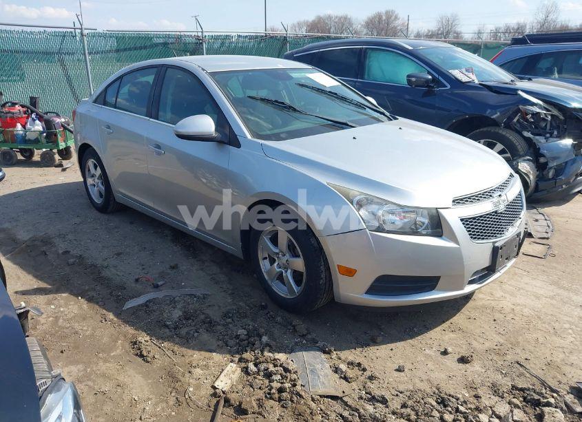 2014 Chevrolet Cruze 1LT AUTO (VIN 1G1PC5SB0E7319889) main photo