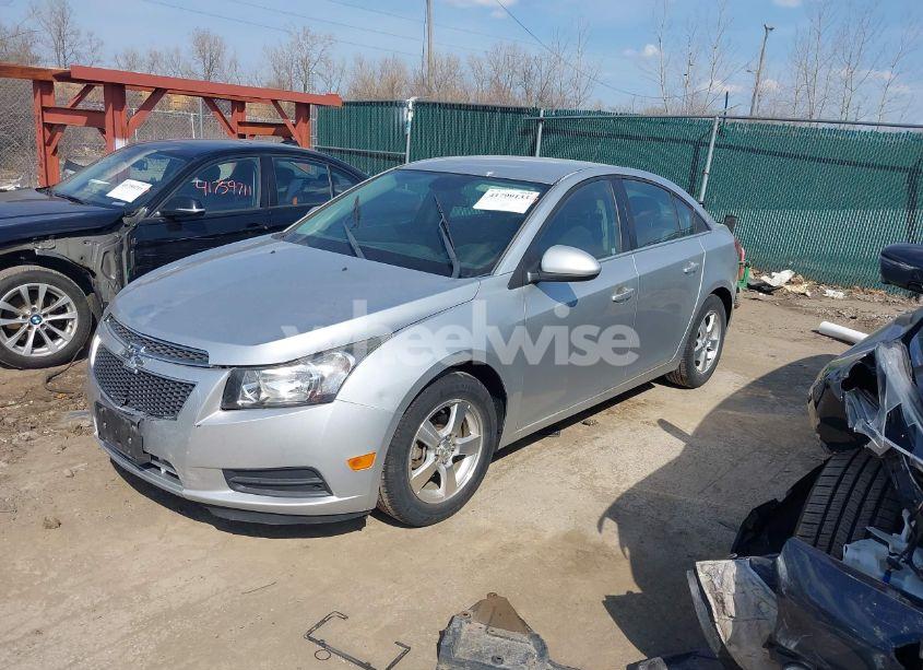 Photo 2 of 2014 Chevrolet Cruze 1LT AUTO (VIN 1G1PC5SB0E7319889)