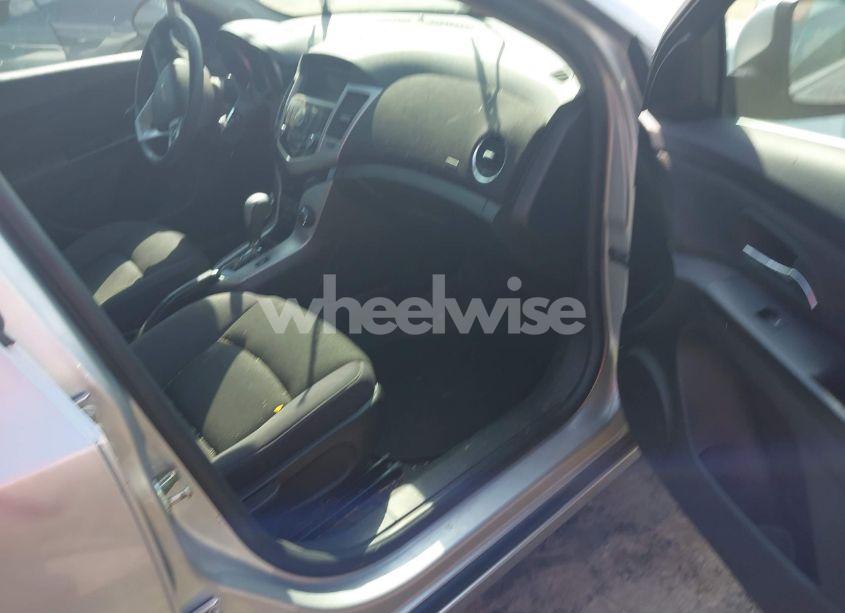 Photo 5 of 2014 Chevrolet Cruze 1LT AUTO (VIN 1G1PC5SB0E7319889)