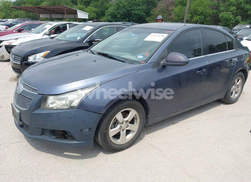 Photo 2 of 2014 Chevrolet Cruze 1LT AUTO (VIN 1G1PC5SB0E7329564)