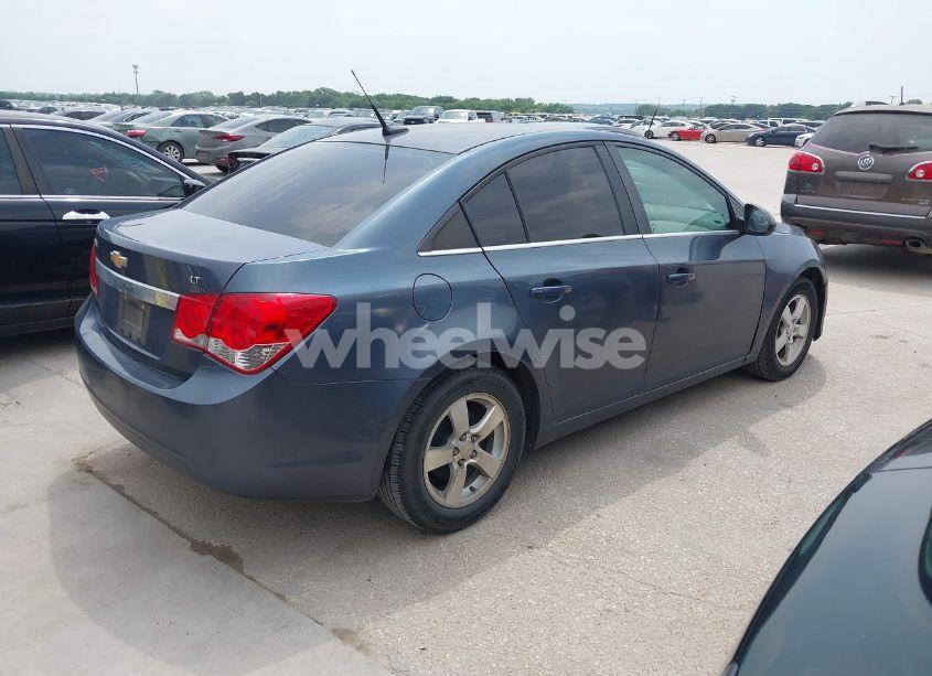 Photo 4 of 2014 Chevrolet Cruze 1LT AUTO (VIN 1G1PC5SB0E7329564)