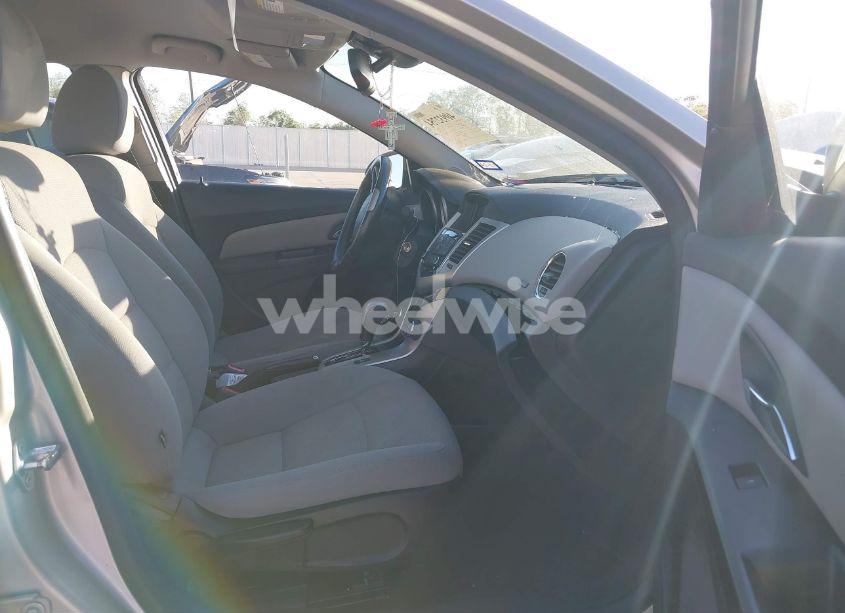 Photo 5 of 2014 Chevrolet Cruze 1LT AUTO (VIN 1G1PC5SB0E7363374)