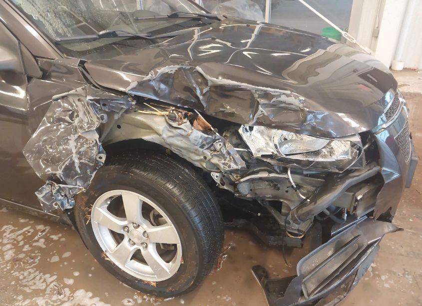 Photo 6 of 2014 Chevrolet Cruze 1LT AUTO (VIN 1G1PC5SB0E7386881)