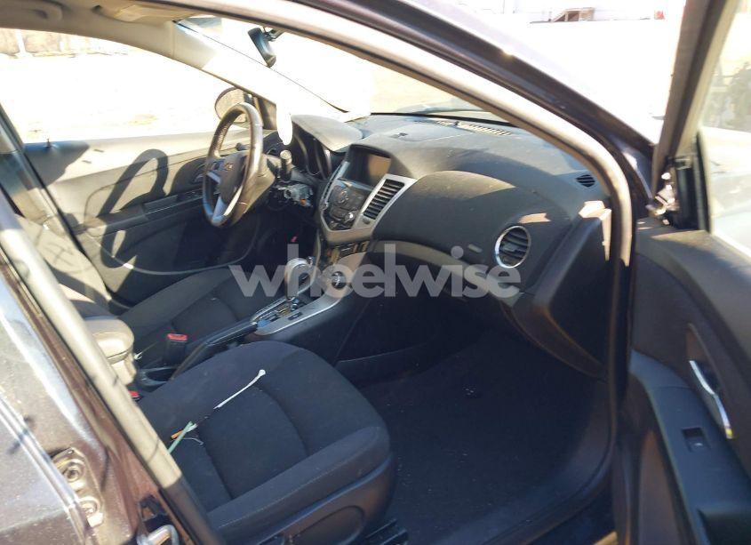 Photo 5 of 2014 Chevrolet Cruze 1LT AUTO (VIN 1G1PC5SB0E7422102)