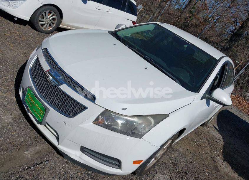 Photo 2 of 2014 Chevrolet Cruze 1LT AUTO (VIN 1G1PC5SB0E7437134)