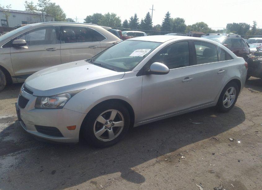 Photo 2 of 2014 Chevrolet Cruze 1LT AUTO (VIN 1G1PC5SB0E7452863)