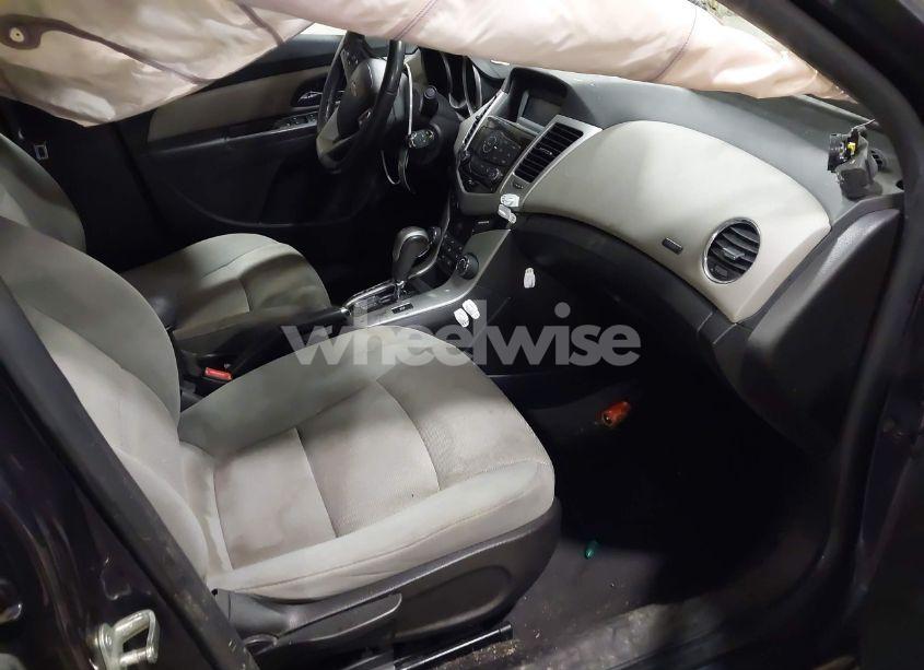 Photo 5 of 2014 Chevrolet Cruze 1LT AUTO (VIN 1G1PC5SB0E7459957)