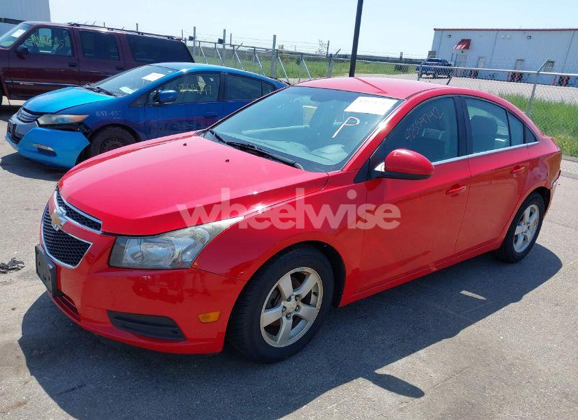 Photo 2 of 2014 Chevrolet Cruze 1LT AUTO (VIN 1G1PC5SB0E7486981)