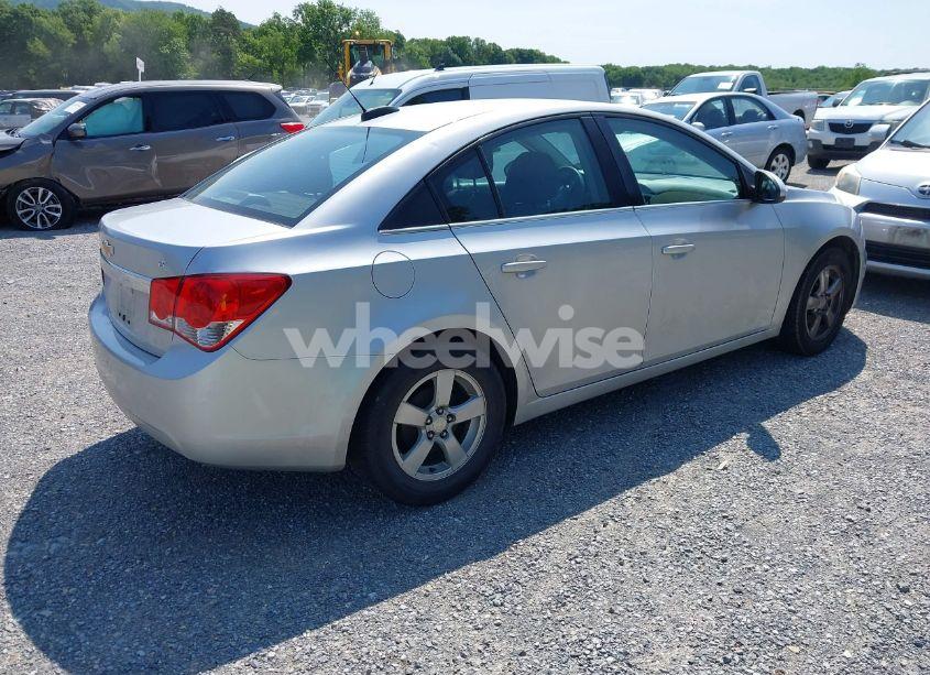 Photo 4 of 2015 Chevrolet Cruze 1LT AUTO (VIN 1G1PC5SB0F7120312)