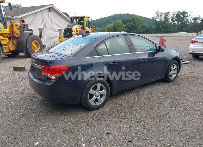 Photo 4 of 2015 Chevrolet Cruze 1LT AUTO (VIN 1G1PC5SB0F7170613)