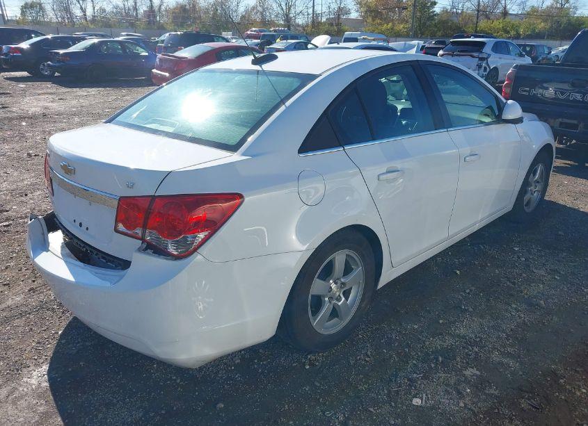 Photo 4 of 2015 Chevrolet Cruze 1LT AUTO (VIN 1G1PC5SB0F7186651)