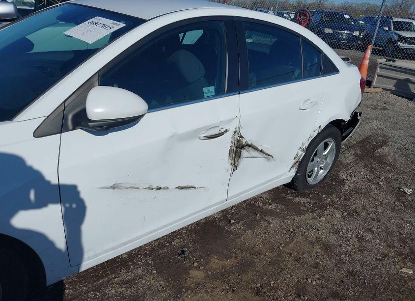 Photo 6 of 2015 Chevrolet Cruze 1LT AUTO (VIN 1G1PC5SB0F7186651)