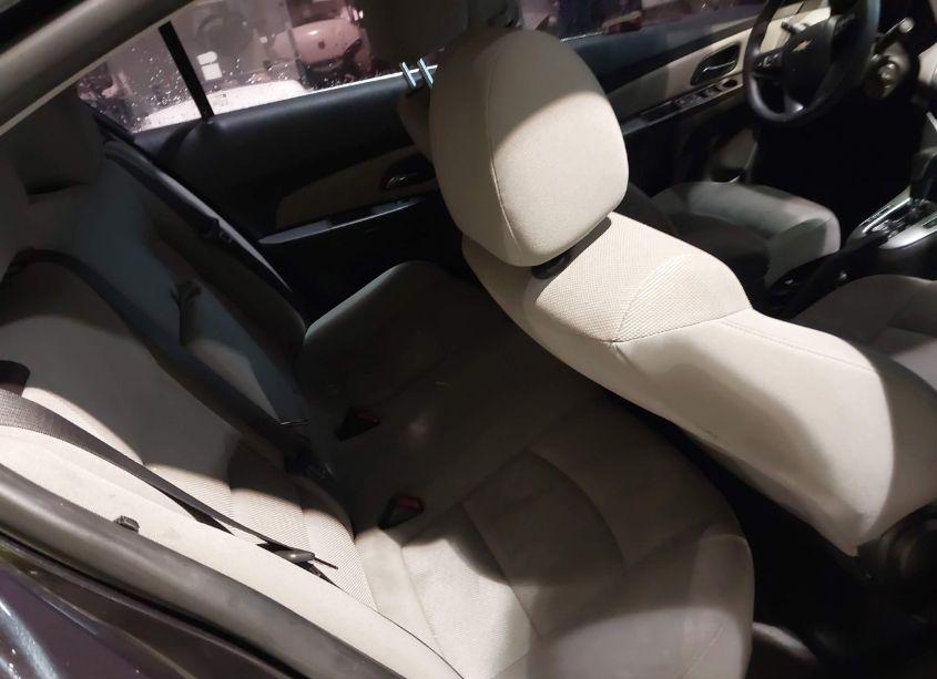 Photo 8 of 2015 Chevrolet Cruze 1LT AUTO (VIN 1G1PC5SB0F7223357)