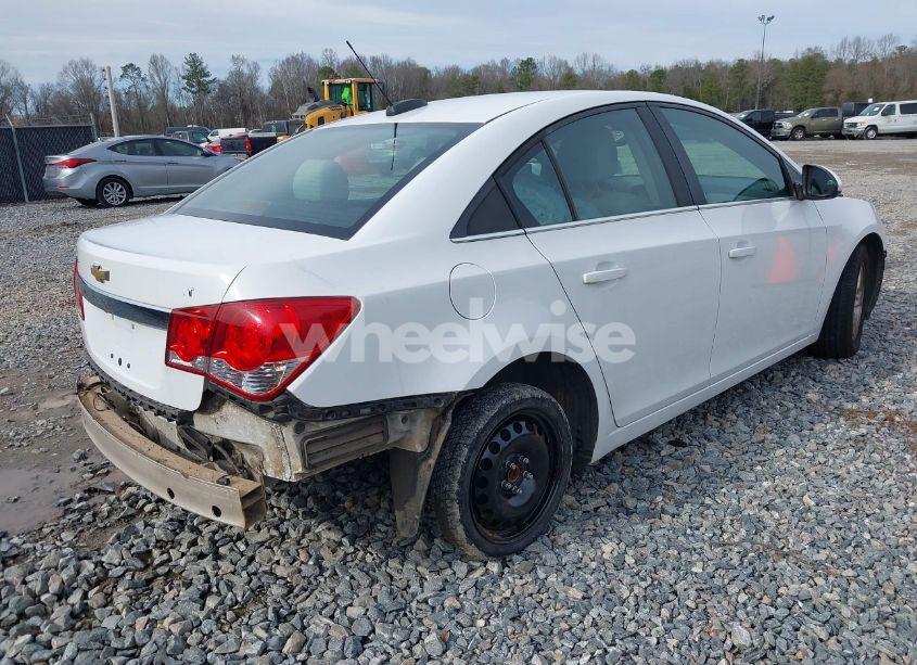 Photo 4 of 2015 Chevrolet Cruze 1LT AUTO (VIN 1G1PC5SB0F7236173)