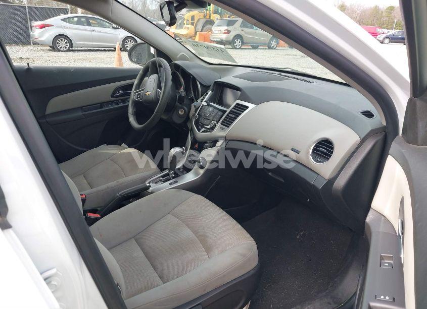 Photo 5 of 2015 Chevrolet Cruze 1LT AUTO (VIN 1G1PC5SB0F7236173)