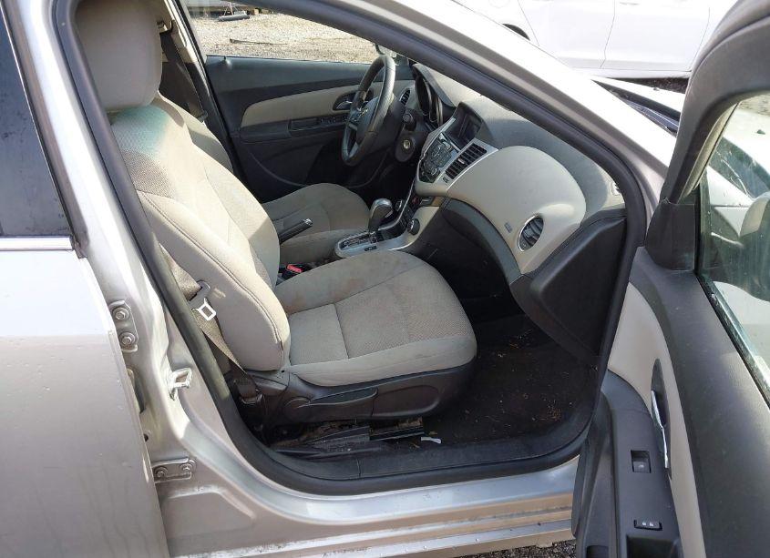 Photo 5 of 2015 Chevrolet Cruze 1LT AUTO (VIN 1G1PC5SB0F7256147)