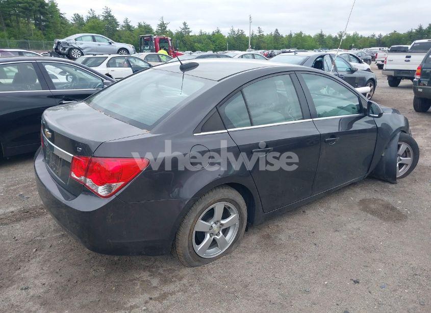 Photo 4 of 2015 Chevrolet Cruze 1LT AUTO (VIN 1G1PC5SB0F7299905)