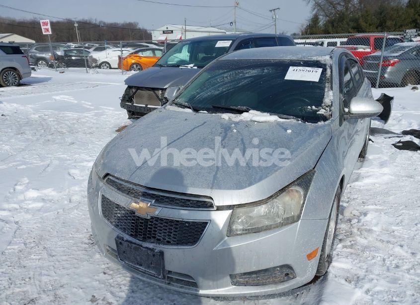 Photo 2 of 2013 Chevrolet Cruze 1LT AUTO (VIN 1G1PC5SB1D7138203)