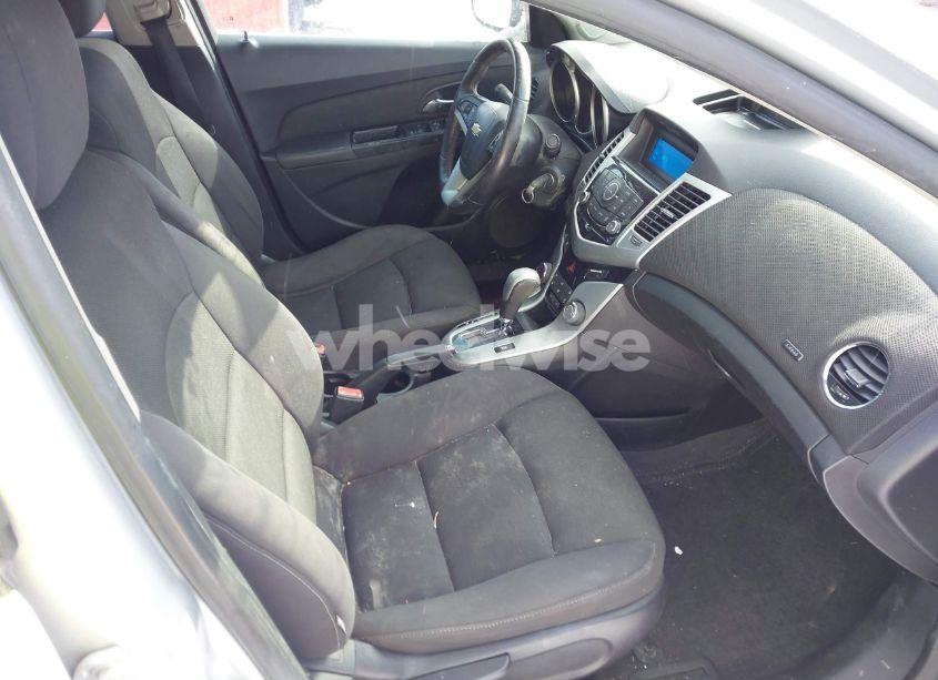 Photo 5 of 2013 Chevrolet Cruze 1LT AUTO (VIN 1G1PC5SB1D7138203)