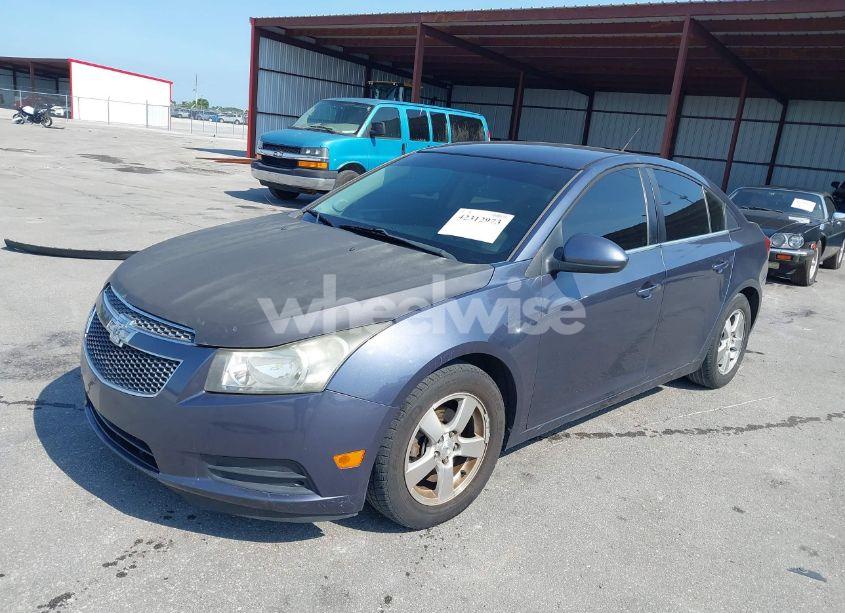 Photo 2 of 2013 Chevrolet Cruze 1LT AUTO (VIN 1G1PC5SB1D7233800)