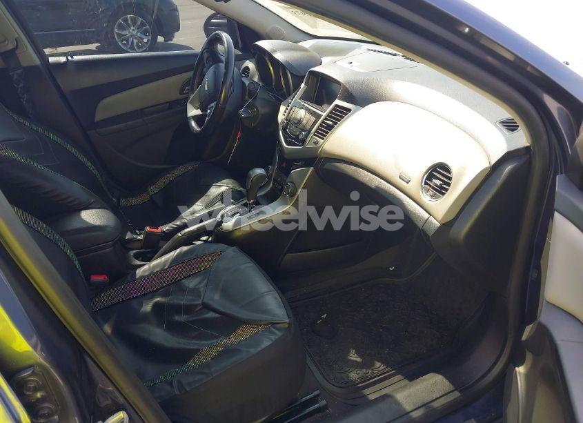 Photo 5 of 2013 Chevrolet Cruze 1LT AUTO (VIN 1G1PC5SB1D7233800)