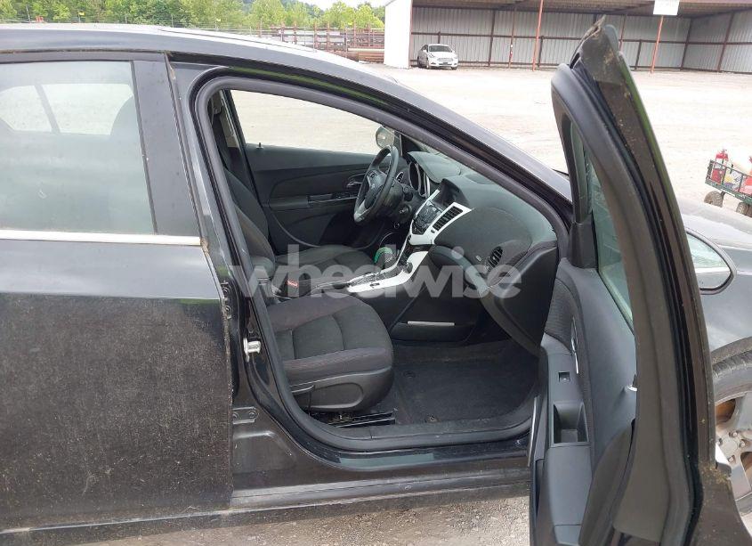 Photo 5 of 2013 Chevrolet Cruze 1LT AUTO (VIN 1G1PC5SB1D7256865)