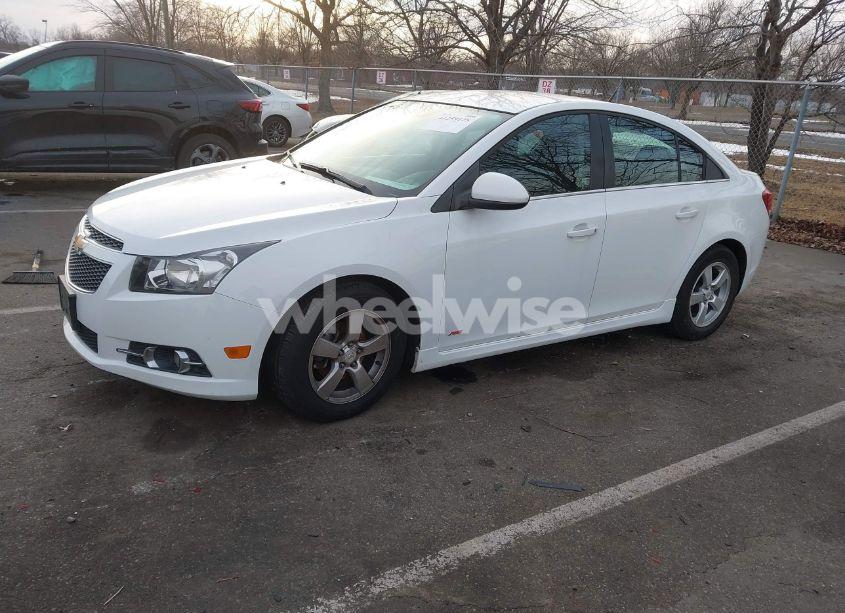 Photo 2 of 2013 Chevrolet Cruze 1LT AUTO (VIN 1G1PC5SB1D7320015)