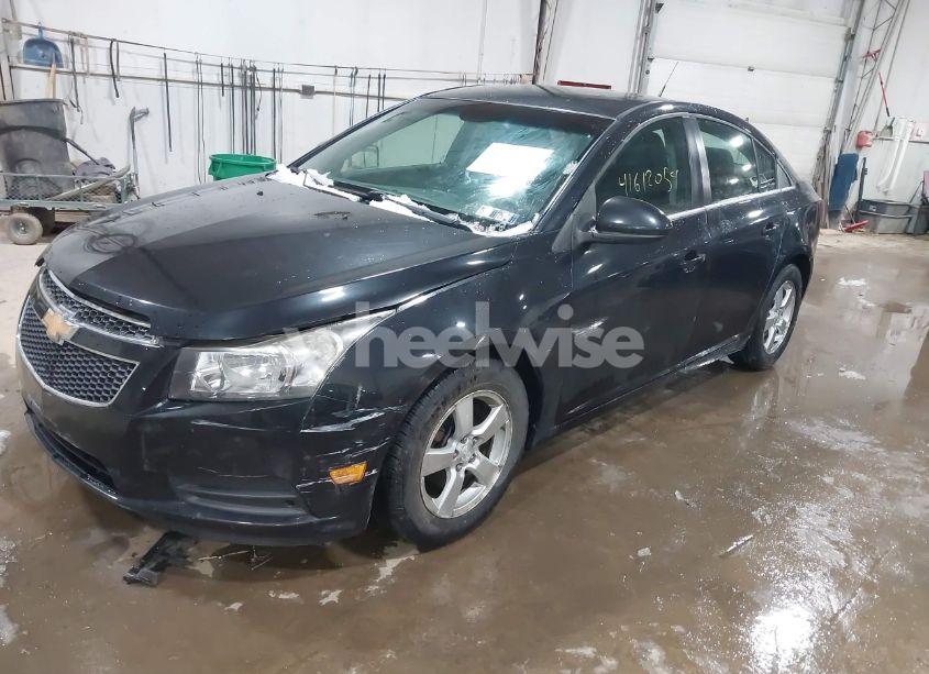 Photo 2 of 2013 Chevrolet Cruze 1LT AUTO (VIN 1G1PC5SB1D7322525)