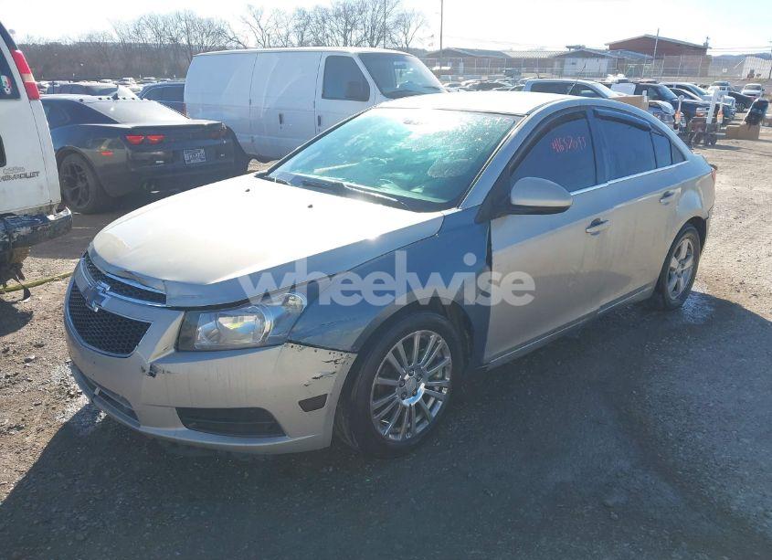 Photo 2 of 2014 Chevrolet Cruze 1LT AUTO (VIN 1G1PC5SB1E7105123)