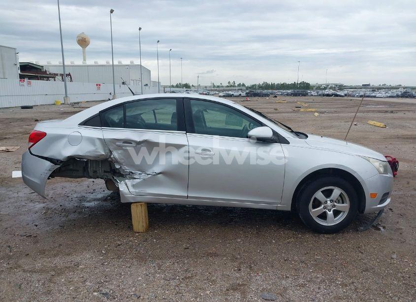 Photo 13 of 2014 Chevrolet Cruze 1LT AUTO (VIN 1G1PC5SB1E7111035)