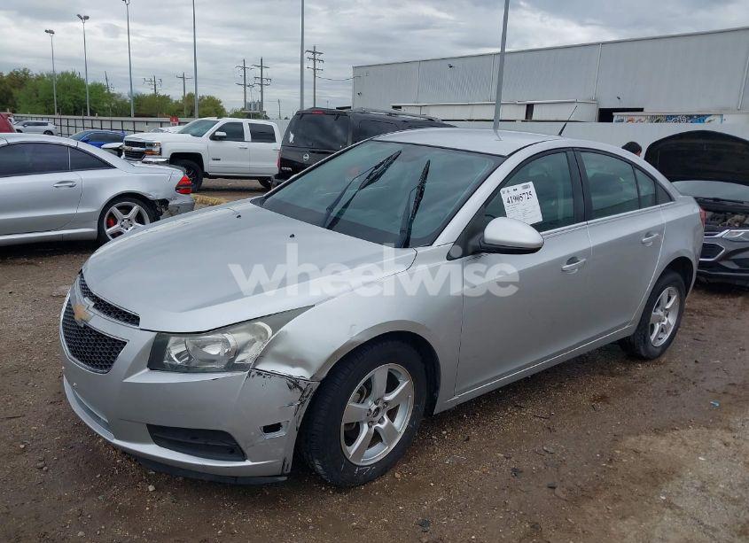 Photo 2 of 2014 Chevrolet Cruze 1LT AUTO (VIN 1G1PC5SB1E7111035)