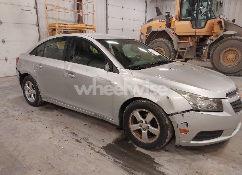 Photo 6 of 2014 Chevrolet Cruze 1LT AUTO (VIN 1G1PC5SB1E7119104)